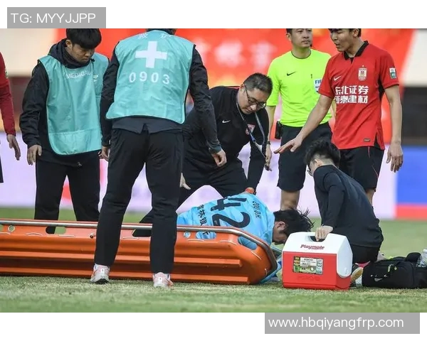 足球明星邹德海的精彩瞬间与职业生涯回顾图片展示